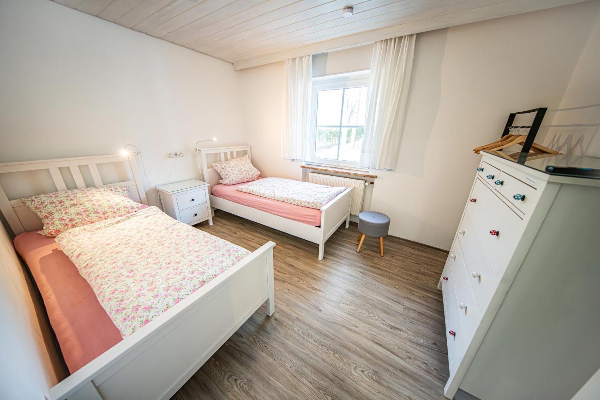 Schoene Ferienwohnung Vor Den Toren Pullman Citys Aicha vorm Wald Bagian luar foto